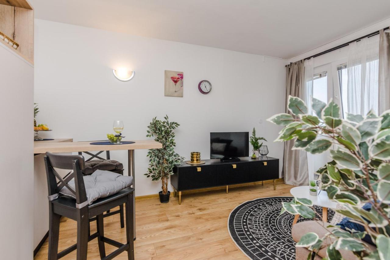Luton Apartment Zadar Kozino Heating Pool & Jacuzzi Exterior foto